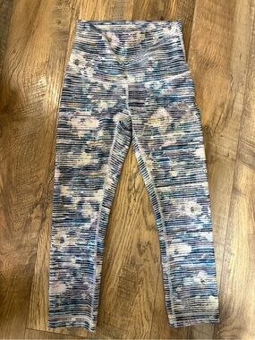 lululemon athletica Blue Multicolor Striped Cloud Print Leggings